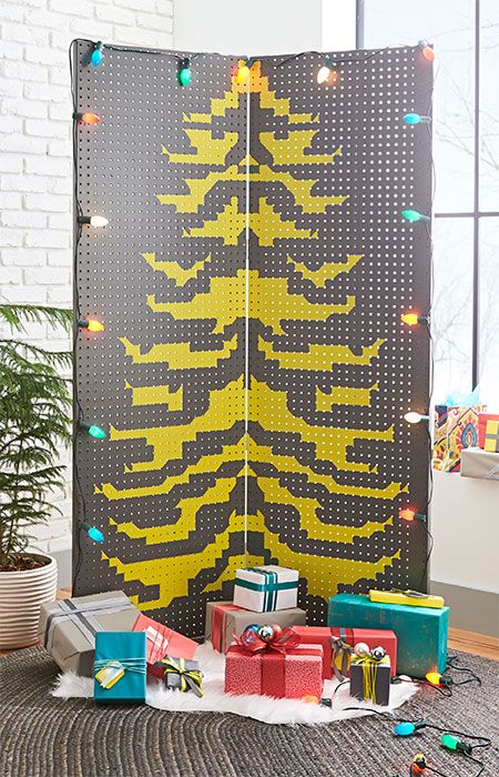 Make Your Own Christmas Tree, Decorate Tree, Painted Pegboard, Corner Christmas Tree, Craft Stall Display, Diy Pegboard, Diy Vintage Decor, Christmas Apartment, Holiday Storage