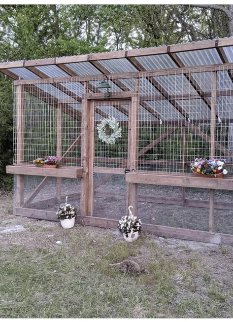 Quail Coop, Cute Chicken Coops, Walk In Chicken Coop, Chicken Coop Garden, Chicken Shed, Chicken Barn, Backyard Chicken Coop Plans, Chicken Pen, Diy Chicken Coop Plans