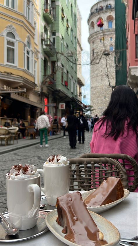 Location: Galata tower, Istanbul 📍 Turkish Istanbul, Travel In Turkey, Turkey Vision Board, Turkya Istanbul, Istanbul Turkey Travel, Turkey Astethic, Istanbul Places, Aesthetic Turkey, Turkey Photography