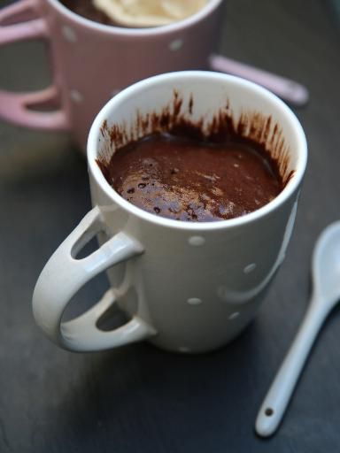 oeuf, sucre en poudre, lait, farine, pâte à tartiner, beurre, levure chimique, cacao Nutella Wallpaper, Mug Cake Nutella, 3 Ingredient Mug Cake, Mug Cake Healthy, Easy Mug Cake, Microwave Cake, Mug Cake Microwave, Mug Cakes, Keto Mug Cake