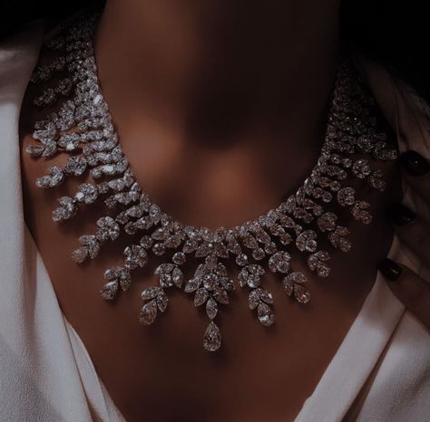 Diamond Necklace Aesthetic, Necklace Aesthetic, Future Engagement Rings, Diamond Necklace Designs, Dope Jewelry, Neck Jewellery, Expensive Jewelry, Jewelry Images, Jewelry Design Necklace