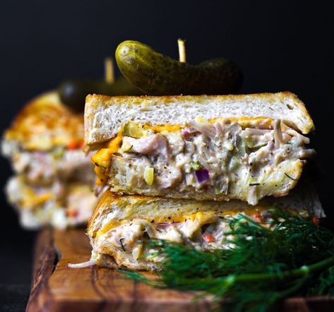 Classic Tuna Melt, Vegan Meat Recipe, Jack Fruit, Jackfruit Recipes, Healthy Tuna, Tuna Melt, Brine Recipe, Healthy Plant Based Recipes, Vegetarian Sandwich