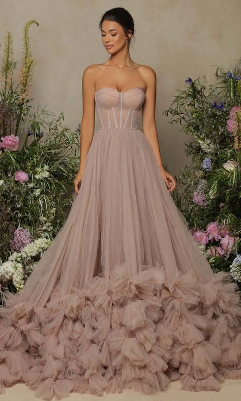 Prom Decor, Princess Prom Dresses, Tarik Ediz, A Line Evening Dress, Tulle Evening Dress, Stunning Prom Dresses, Evening Dress Fashion, A Line Prom Dresses, Tulle Gown