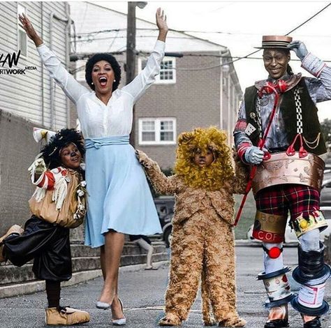 The Wiz costumes Black Couple Halloween Costumes, Family Themed Halloween Costumes, My Halloween Costume, Halloween Coustumes, Black Halloween Dress, Creative Women, Holloween Costume, Halloween Costume Outfits, Bad Habit