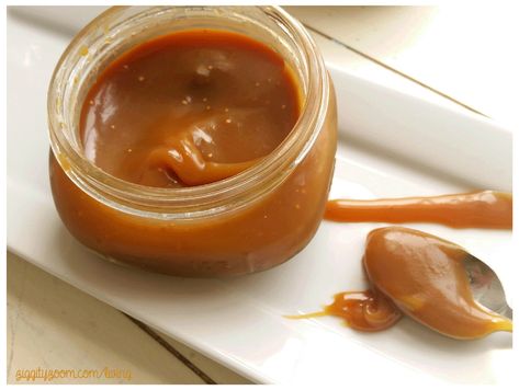 Homemade Salted Caramel, Janes Patisserie, Homemade Caramel Sauce, Salted Caramel Sauce, Dessert Sauces, Homemade Caramel, Köstliche Desserts, Sweet Sauce, Caramel Sauce