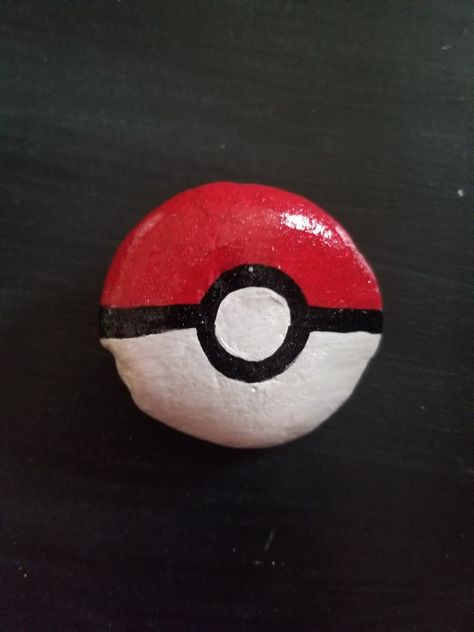 Rock Painting Ideas Pokemon, Pokemon Rocks Painting, Painted Rock Characters, Painting Rocks Ideas Easy For Kids, Easy Stone Painting Ideas, Easy Rock Painting Ideas Simple, Cute Rock Painting Ideas Easy, Easy Rock Painting Ideas, Disney Rock Painting Ideas