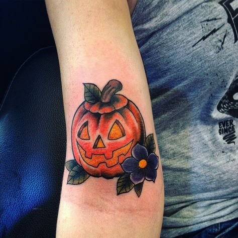 my pumpkin 🎃 #halloweentattoo Jack O Lantern Tattoo, Lantern Tattoo, Pumpkin Tattoo, Autumn Tattoo, Traditional Pumpkin, Sugar Skull Tattoos, Traditional Tattoo Art, Halloween Tattoos, Rib Tattoo