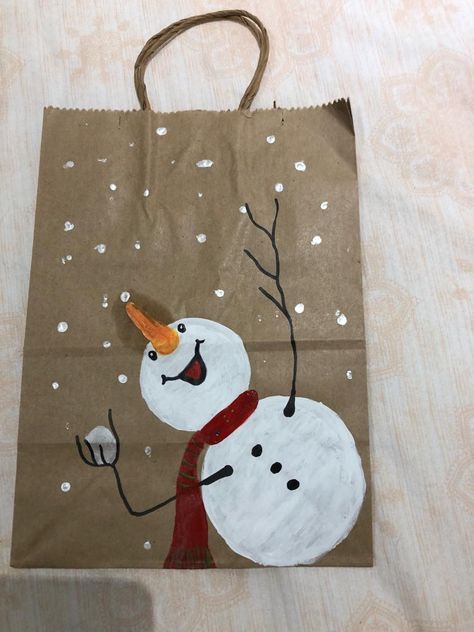 Decorated Gift Bags For Christmas, Painted Paper Bags, Decorate Paper Bags For Christmas, Painted Gift Bags Christmas, Painted Christmas Gift Bags, Paper Bag Christmas Gift Bags, Paper Bag Decorating Ideas, Christmas Gift Bags Diy, Decorated Gift Bags