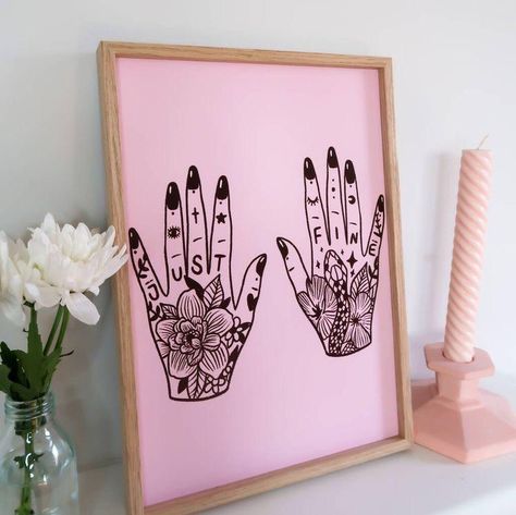 Art For Beauty Salon, Tattoo Shop Aesthetic Pink, Tattoo Studio Aesthetic Pink, Tattoo Room Studio, Tattoo Studio Decoration Ideas, Tattoo Studio Ideas, Nail Studio Ideas Home, Nail Studio Ideas, Beauty Studio Interior