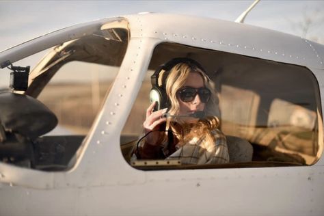 Female Aviator Aesthetic, Plane Senior Pictures, Aviation Graduation Pictures, Airplane Senior Pictures, Pilot Senior Pictures, Aviation Senior Pictures, Female Pilot Aesthetic Airplane, Female Pilot Aesthetic, Jet Photoshoot