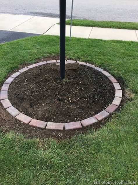 Brush off Bricks Brick Garden Edges And Borders, Brick Landscape Edging, Brick Landscape, Garden Spiral, Brick Border, Brick Garden Edging, Pathway Ideas, Patio Floor, Boxwood Garden