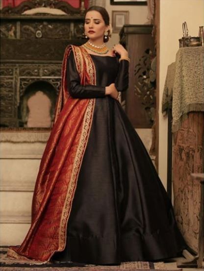 Saniya Shamshad 5 1 Saniya Shamshad, Shadi Dresses, Pakistani Wedding Outfits, Pakistani Dresses Casual, Pakistani Fashion Party Wear, Beautiful Pakistani Dresses, Indian Gowns Dresses, Pakistani Bridal Dresses, Simple Pakistani Dresses