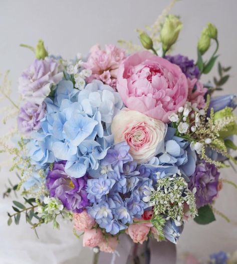 Purple Bouquet, Prom Flowers, Beautiful Bouquets, Wedding Flower Ideas, Theme Color, Beautiful Bouquet Of Flowers, Pastel Wedding, Beautiful Flower Arrangements, Wedding Aesthetic