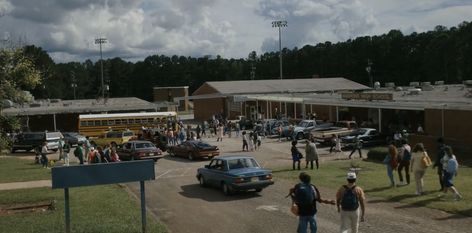 Stranger Things Location, Hawkins High School, Stranger Things Have Happened, 80s Aesthetic, 80s Vibes, Stranger Things Aesthetic, Dr Strange, Steve Harrington, Life Is Strange