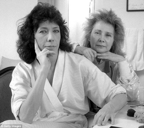 Happy occasion: Writer Jane Wagner (right) quietly married her longtime actress paramour, Lily Tomlin (left) on New Year's Eve Liz Smith, Marry Jane, Lily Tomlin, Famous Couples, Jane Fonda, Power Couple, Beautiful Couple, Comedians, Movie Stars