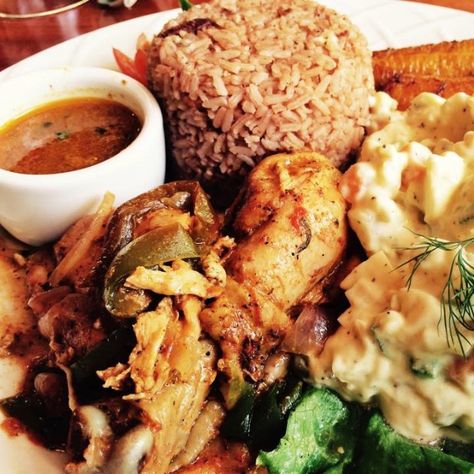 One of the all-time classic Caribbean dishes, rice and beans hold a special place in every Belizean's heart. Simple enough for everyday fare, be Belizean Rice And Beans Recipe, Belize Recipes, Belize Food, Fried Plantain, Stewed Chicken, Jungle Lodge, Grilled Sardines, Rice And Beans Recipe, Stew Chicken