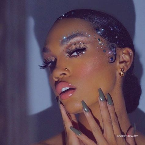 Euphoria Makeup Looks Euphoria Makeup Looks, Editorial Make-up, Gem Makeup, Halloween Make-up Looks, Festival Make Up, Maquillage On Fleek, Euphoria Makeup, Rhinestone Makeup, Face Art Makeup