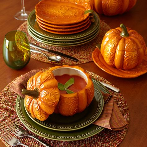 My pumpkin soup bowls (from Pier One) Thanksgiving Table Setting Ideas, Thanksgiving Setting, Thanksgiving Table Settings Simple, Simple Thanksgiving Table, Thanksgiving Table Setting, Table Setting Ideas, Desain Pantry, 귀여운 음식 그림, Thanksgiving Diy