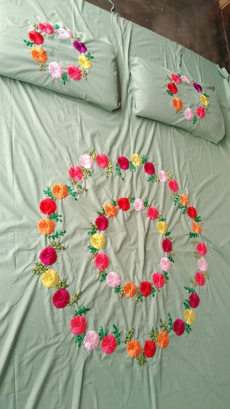 Hand Embroidery On Bedsheets, Embroidery Designs Bedsheet, Bed Sheet Embroidery Designs Ideas, Bed Sheet Hand Work Design, Hand Work Bedsheets Design, Bedsheets Designs Embroidery, Bedsheets Designs Handmade, Hand Embroidery Designs For Bedsheets, Embroidery On Bedsheets