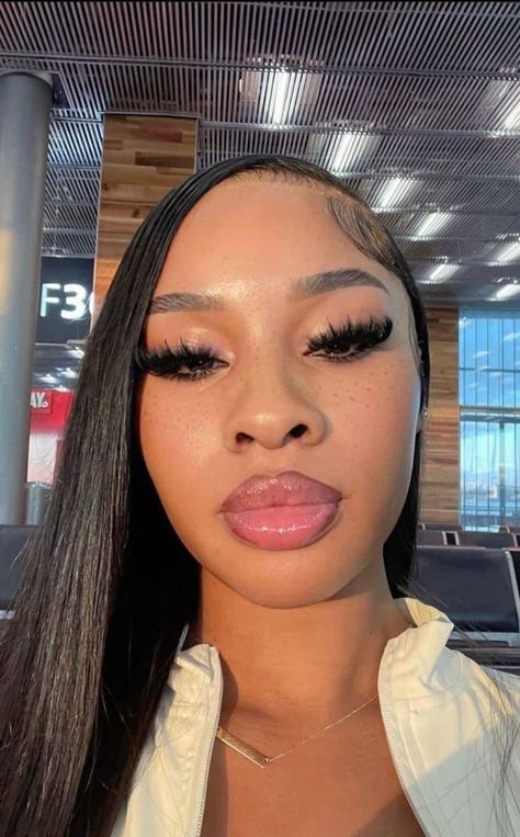 Lashes Fake Eyelashes, Big Lashes, Lash Extensions Styles, Perfect Eyelashes, Pretty Lashes, Makeup For Black Skin, Brown Skin Makeup, Quick Weave Hairstyles, Glam Makeup Look