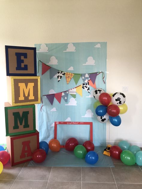 Toy Story Backdrop Ideas, Toy Story Backdrop, Toy Story Decorations, Toy Story Party Decorations, Toy Story Theme, Boy Birthday Party Themes, Western Theme Party, Story Birthday, 2nd Birthday Party Themes