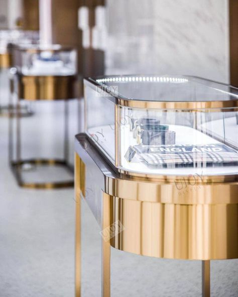 Ujoy Jewelry Store Showcase The whole design of the store adopts white and brass colors. The arc display showcase shape and the arched decorative wall echo each other, it is luxurious and elegant. If you want to get more information of jewelry showcase, contact us now. Website：https://www.ujoydisplay.com WhatsApp：+86-15915356787 #jewelrystore #jewelryshop #watchshop #watchclub #customjewelry #highwatch #highendjewelry #jewelryshowcase Jewelry Store Design, Display Showcase, Jewelry Display Case, Jewelry Showcase, Display Table, Display Cases, Jewelry Showcases, Tiffany And Co, Jewelry Display