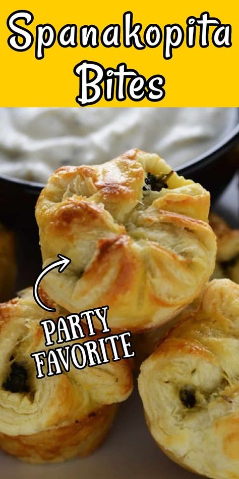 Easy spanakopita bites recipe made with puff pastry. Quick and easy appetizer for any gathering specially in holidays. Herb flavored spinach filling in buttery flaky bites of puff pastry. Greek Tapas Finger Foods, Apitizer Ideas, Spanicopita Recipe, Spanakopita Bites, Easy Spanakopita, Spanakopita Recipe, Spinach Filling, Spinach Puff Pastry, Greek Spinach Pie