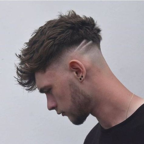 Ideas de cortes de cabello para hombres Mid Fade Haircut, Mohawk Hairstyles Men, Mens Haircuts Short Hair, Mens Hairstyles Fade, Gents Hair Style, Men Haircut Curly Hair, Mens Hairstyles Thick Hair, Faded Hair, Men Haircut Styles