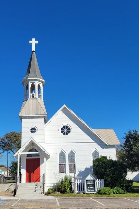 Top Iphone Wallpapers, Church Building Design, Blue Comforter Sets, Church Pictures, Texas Country, Church Interior, Old Churches, Country Church, Presbyterian Church