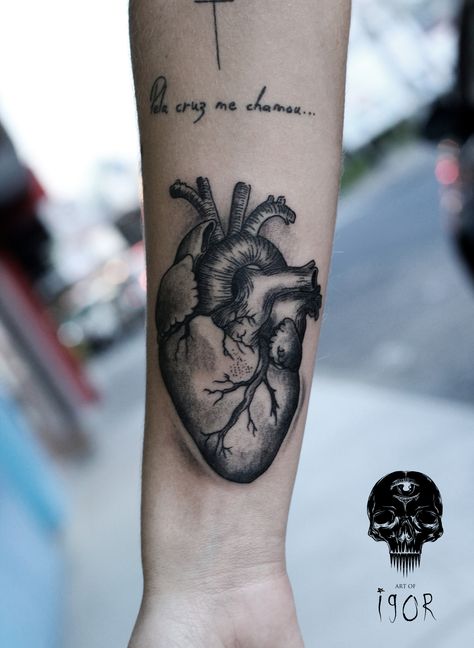 Anatomical heart done by Igor Pereira - Brazil  @artofigor artofigor.tumblr.com Real Heart Tattoos, Human Heart Tattoo, Realistic Heart Tattoo, Black Heart Tattoos, Anatomical Heart Tattoo, Nurse Tattoo, Heart Tattoos, Heart Tattoo Designs, Tattoo Designs And Meanings