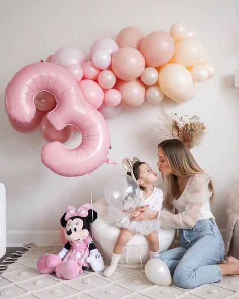 2nd Birthday Photo Shoot Ideas, 3rd Birthday Photoshoot, 3rd Birthday Pictures, 2nd Birthday Pictures, 2nd Birthday Photos, Minnie Mouse Birthday Party Decorations, طفلة حديثة الولادة, Baby Birthday Photoshoot, 2nd Birthday Party For Girl