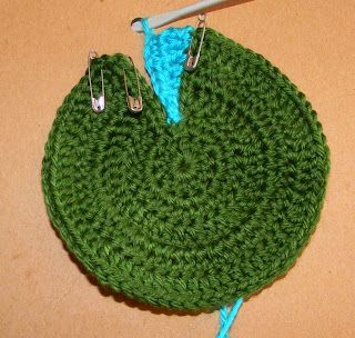 Lily Pad in progress Crochet Lily Pad, Crochet Lily, All Free Crochet, Yarn Tail, Afghan Crochet Patterns, Crochet Hook Sizes, Crochet Coasters, Water Lily, Half Double Crochet