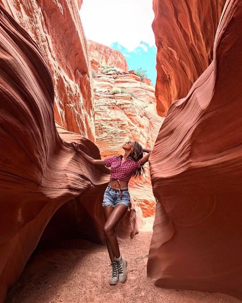 We did some research and figured out what's the average model height based on the biggest names today. See our calculations here. Antelope Canyon Photography, Arizona Road Trip, Martha Hunt, Vacation Goals, Jasmine Tookes, Arizona Travel, Vacation Pictures, Victoria Secret Angels, Kids Pictures