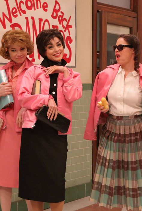 group halloween costumes- grease pink ladies Grease Inspired Outfits Pink Ladies, Grease Costumes Diy, Easy Group Costumes, Group Halloween Costumes For Work, Grease Halloween Costumes, Funny Group Costumes, Grease Pink Ladies, Pink Lady Costume, Pink Ladies Grease