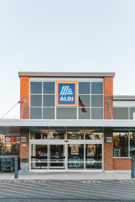 Aldi Just Leaked Info on More than 100 New Groceries Hitting Stores This January — These Are the 10 We’re Most Excited About Aldi Store, Peanut Butter Jar, Huntington Homes, Making Homemade Pizza, Alton Brown, Kitchen Smells, Pumpkin Candles, Pizza Bake, Sausage Breakfast