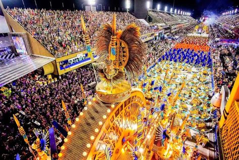 Carnival Date, Carnival Parade, Copacabana Palace, Brazil Carnival, Copacabana Beach, African Traditions, Rio Carnival, Festival Inspiration, Carnival Costumes