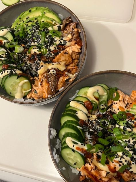 Salmon Rice Bowl Aesthetic, Rice Bowl Aesthetic, Rice Salmon Bowl, Poke Aesthetic, Poke Bowl Aesthetic, Salmon And Rice Bowl, Poke Rice, Healthy Poke Bowl, Poke Food