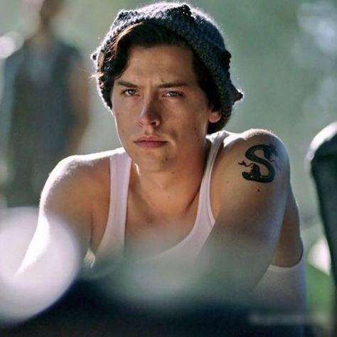 Cole Spruose Posts on Instagram: “Comment "jughead" letter by letter for a follow back.💞” Cole Spouse, Cole Sprouse Jughead, Cole M Sprouse, Riverdale Cole Sprouse, Dylan And Cole, Lily Cole, Riverdale Memes, Perfect Sisters, Dylan Sprouse