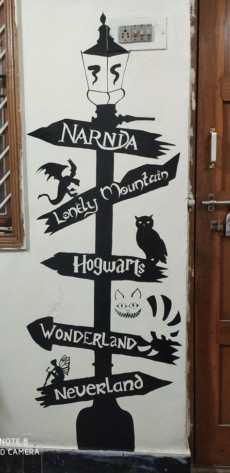 Harry Potter Wall Mural Bedrooms, Harry Potter Theme Wall Painting, Library Mural Ideas, Harry Potter Bedroom Wall, Harry Potter Wall Painting, Harry Potter Wall Mural, Harry Potter Mural, Home Wall Painting, Harry Potter Wall