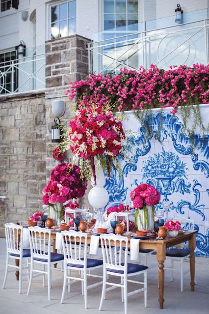 Eye For Design: Decorating With Azulejos, Portuguese Blue And White Tiles Pink And Blue Dinner Table, Wedding Table Blue, Blue Tile Wedding, Mamma Mia Wedding, Talavera Wedding, Greece Party, Tile Wedding, Magenta Wedding, Magazine Feature