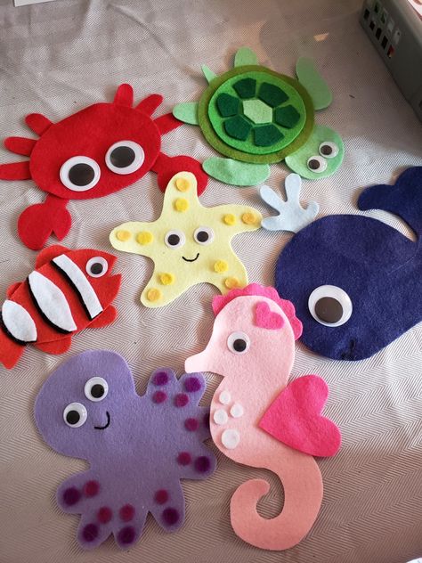 Felt Sheet Crafts Ideas, Sea Animals Activities For Preschool, Felt Ocean Animals, Felt Sea Animals, Felt Hearts Crafts, Diy Busy Books, Felt Toys Diy, Ocean Theme Preschool, Babysitting Crafts