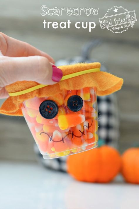 Fill your Cup Scarecrow Craft with fall treats for a Scarecrow Treat Holder. Perfect craft for fall, Thanksgiving & harvest parties. www.kidfriendlythingstodo.com Scarecrow Craft, Turkey Treats, Fill Your Cup, Scarecrow Crafts, Harvest Fest, Thanksgiving Harvest, Harvest Party, Farm Crafts, Cup Crafts