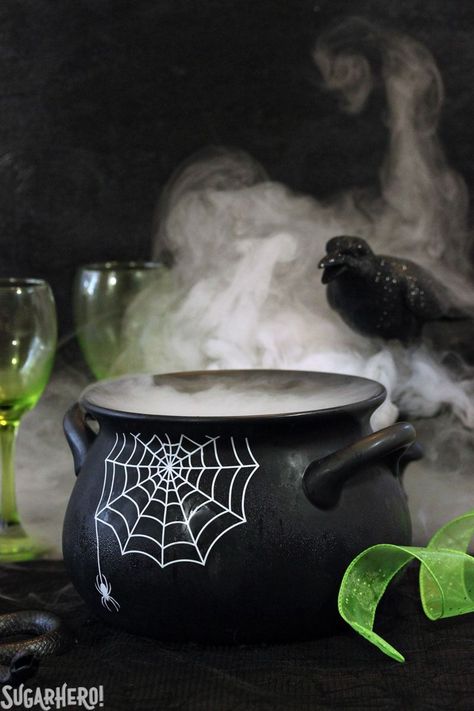 Witch's Brew Halloween Punch | From SugarHero.com Witchs Brew, Diy Haunted House Props, Halloween Punch, Lime Punch, Diy Halloween Games, Witch Party, Fun Halloween Food, Masks Diy, Games Diy