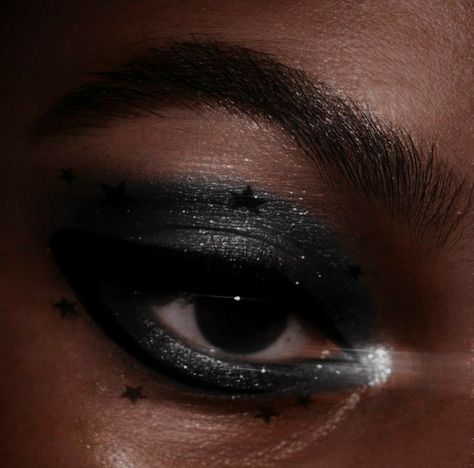 Eyeshadow Editorial, Goth Eye Makeup, Euphoria Aesthetic, Modern Myth, Vlog Squad, H.e.r Aesthetic, Proper Skin Care, Black Eyeshadow, Alternative Makeup