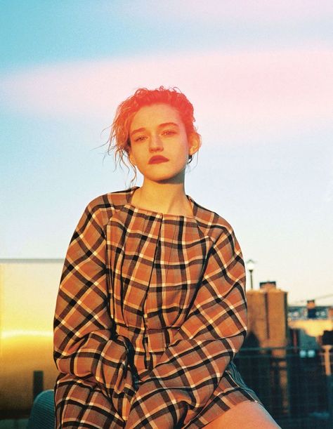 actress julia garner on 'grandma' and walking for balenciaga - i-D Ozark Tv Show, Neon Wings, Ruth Langmore, Balenciaga Model, Lily Tomlin, How Soon Is Now, Julia Garner, Blonde Curls, Fashion Culture