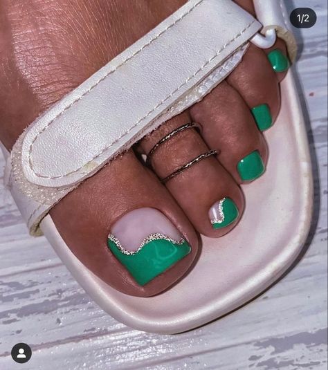 Pedicure Ideas Green, Toes Nails Ideas, Toes Nails Colors, Toe Nail Designs For Summer, Pedicure Rosa, Toes Nail Art, Green Toes, Foot Nail Art, Green Toe Nails