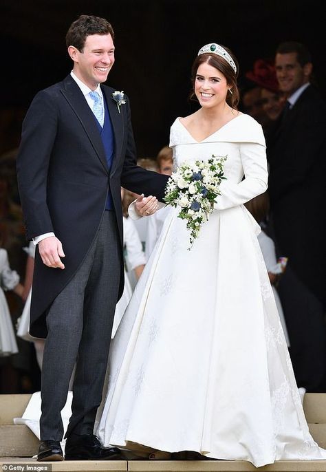 From the stunning floral arrangements to the jaw-dropping backless wedding dress, Princess Eugenie had royal watchers in awe on her wedding day. Princess Eugenie Wedding, Eugenie Wedding, Chelsy Davy, Celebrity Wedding Dresses, Iconic Weddings, Principe Harry, Royal Wedding Dress, Sarah Ferguson, Liv Tyler