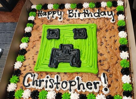 Minecraft Cookie Cake Ideas, Minecraft Cake Crafting Table Recipe, Birthday Cookie Cake, Minecraft Cake In Game, Minecraft Grass Block Cake, Minecraft Square Cake, Cake Minecraft, Birthday Cookie, Cookie Cake Birthday