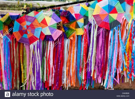 Guatemalan Kites, Guatemalan Culture, Mayan Wedding, Diy Kite, Kites Craft, Hispanic Culture, Patriotic Party, Hispanic Heritage Month, Arte Floral