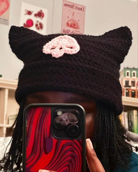 *ੈ✩‧₊˚༺ Kuromi Crochet Cat Beanie ༻*ੈ✩‧₊˚ - - Check out my etsy for this handmade crochet cat ear beanie! Etsy linked in bio 🖤💞 ($25) - - #crochet #sanrio #hellokitty #handmade #hellokittykeychain #keychain #crochetsanrio #crochetkuromi #kuromi #catearbeanie #crochetbeanie Kuromi Beanie Crochet, Crochet Cat Beanies, Kuromi Crochet Hat, Kuromi Beanie, Alt Style Outfit, Crochet Cat Ear Beanie, Crochet Cat Beanie, Adorable Aesthetic, Cat Ear Beanie